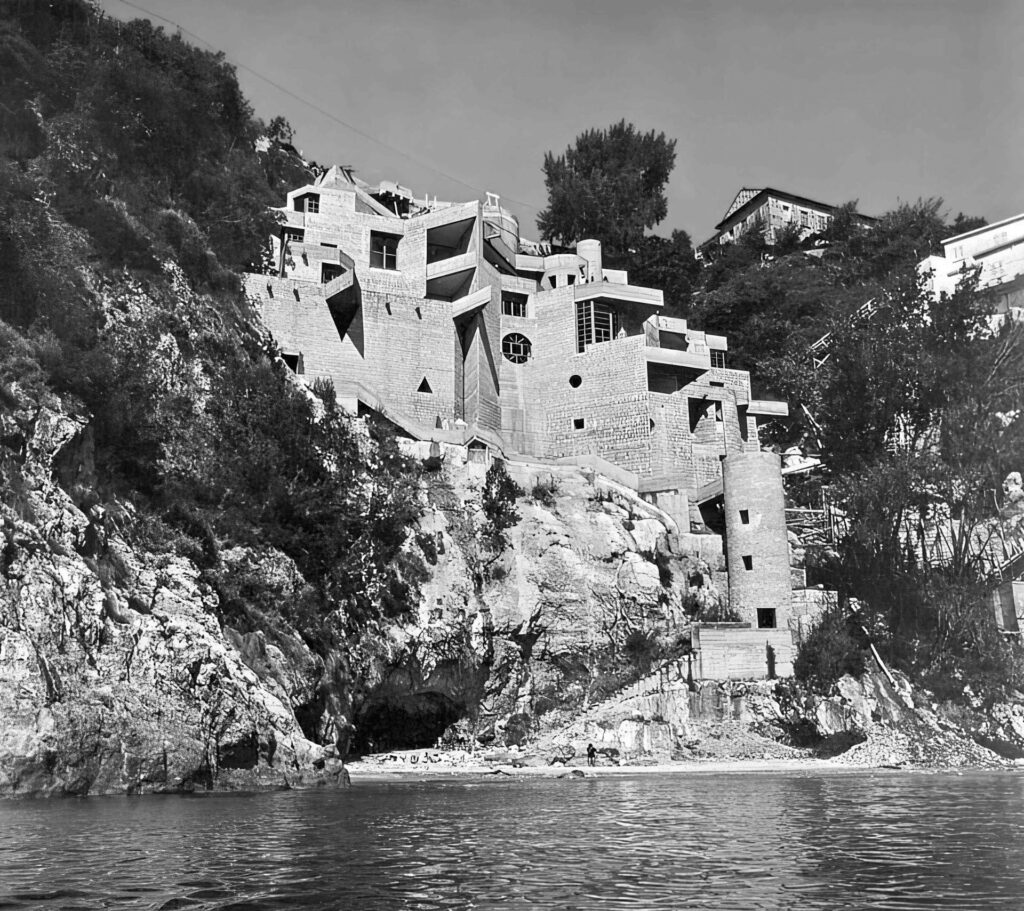 VILLA A DUE APPARTAMENTI