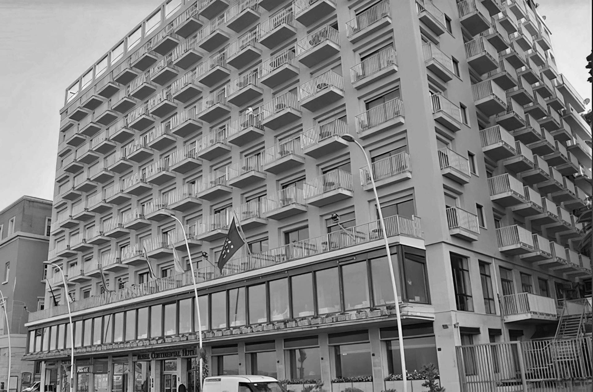 HOTEL ROYAL