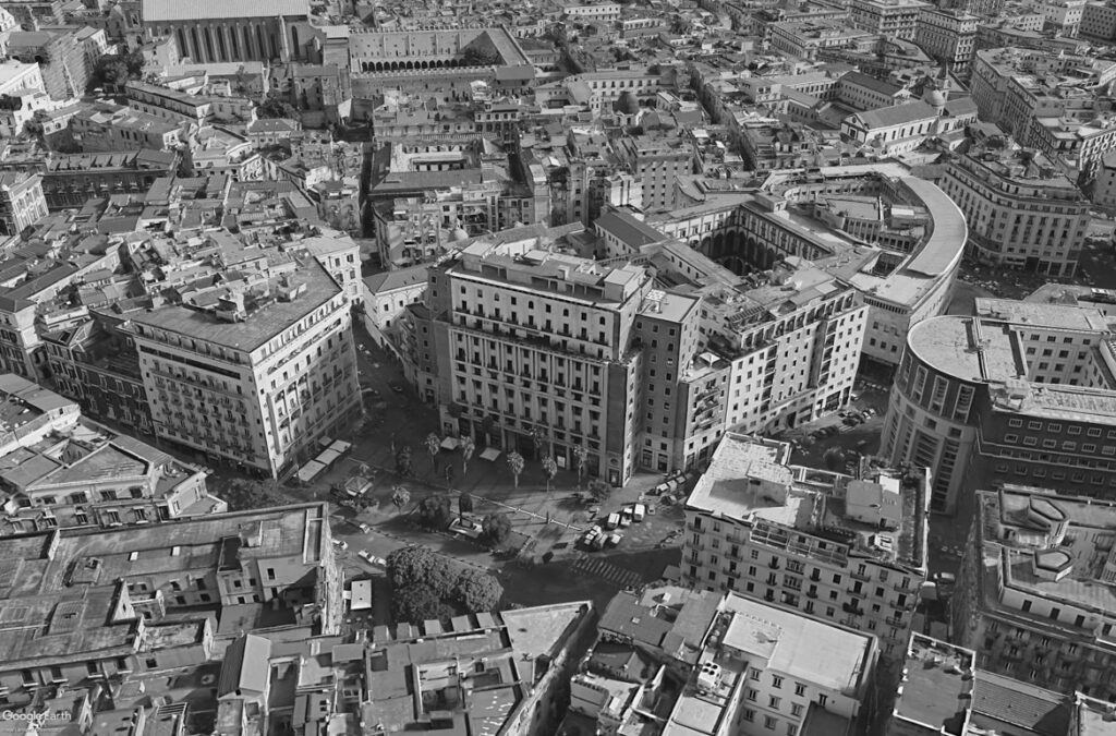 Palazzo Istituto Nazionale Assicurazioni – Piazza Carità, 32